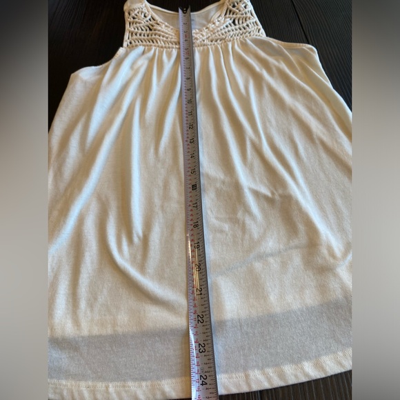 Old Navy Tank Top, Size XS (16), Crochet Detail Around Neckline - Picture 5 of 8